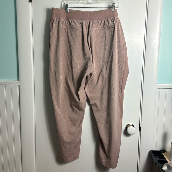 Athleta Brooklyn Textured Pant High Ankle Latte Grain Camo Pink Size 18 - Picture 4 of 14